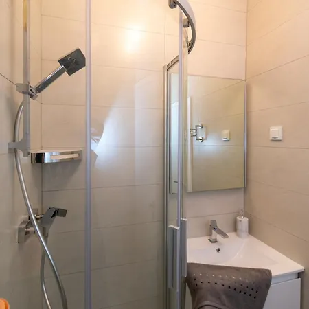 Apartman By The Sea Poljana, Ugljan - 8419 *